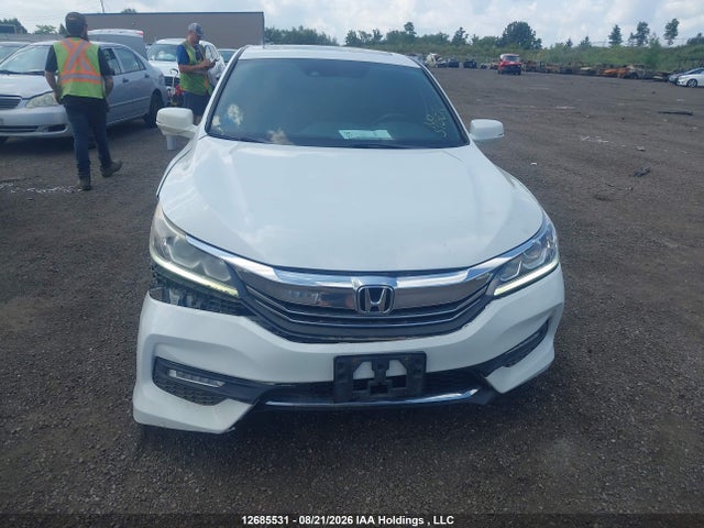 Продаж на аукціоні авто 2017 Honda Accord, vin: 1HGCR2F60HA800217, номер лоту: 12685531