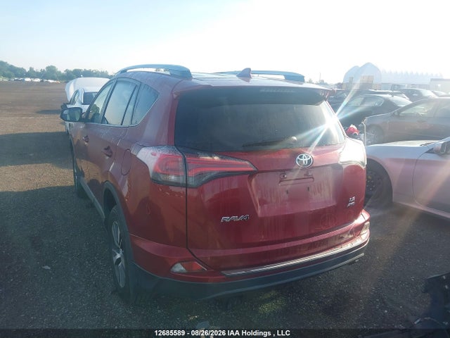 2018 Toyota Rav4 Le მანქანა იყიდება აუქციონზე, vin: 2T3BFREV1JW705824, აუქციონის ნომერი: 12685589