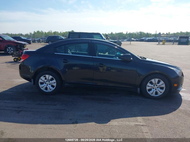 1G1PC5SB6E7437901 Chevrolet Cruze 1lt