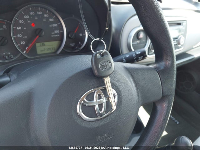 12685737 :رقم المزاد ، JTDKTUD33CD515132 vin ، 2012 Toyota Yaris مزاد بيع