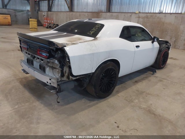 2C3CDZDJ3GH264090 Dodge Challenger Srt 392