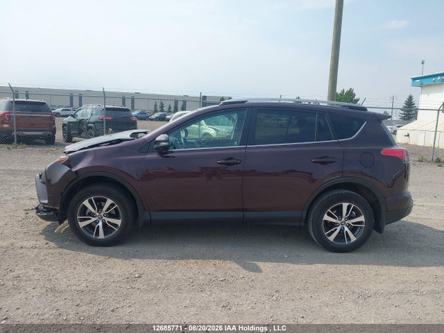 12685771 :رقم المزاد ، 2T3RFREV6JW824340 vin ، 2018 Toyota Rav4 Adventure/xle مزاد بيع