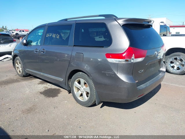 2012 Toyota Sienna Le V6 მანქანა იყიდება აუქციონზე, vin: 5TDKK3DC3CS217343, აუქციონის ნომერი: 12677238