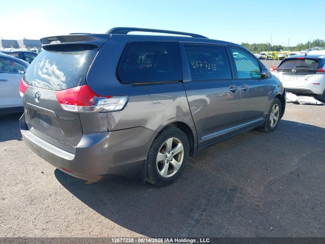 2012 Toyota Sienna Le V6 მანქანა იყიდება აუქციონზე, vin: 5TDKK3DC3CS217343, აუქციონის ნომერი: 12677238