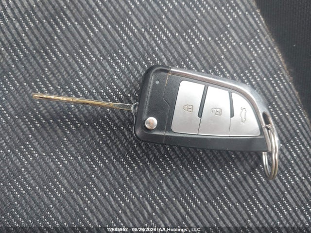 VNKKTUD34FA041656 Toyota YARIS LE