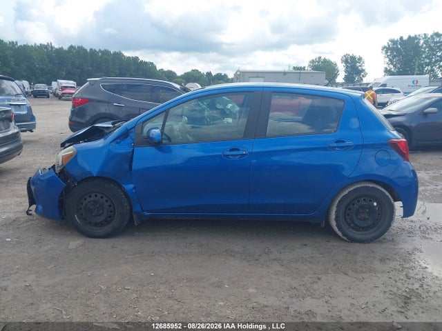 VNKKTUD34FA041656 Toyota YARIS LE