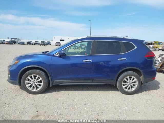 5N1AT2MV2HC796320 Nissan Rogue Sv/sl