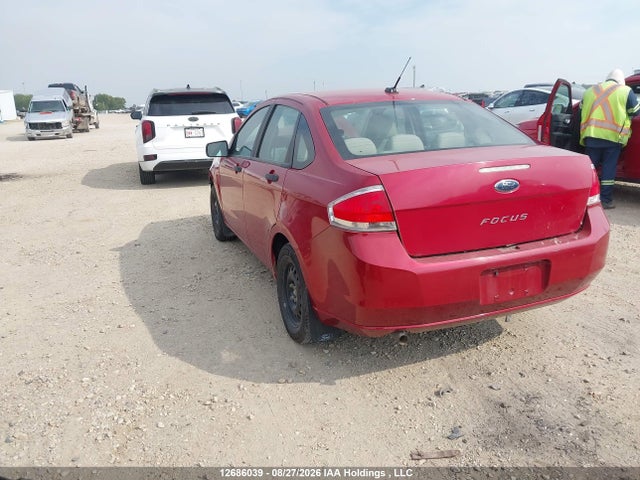 12686039 :رقم المزاد ، 1FAHP3EN8AW102770 vin ، 2010 Ford Focus S مزاد بيع