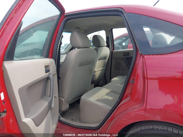 12686039 :رقم المزاد ، 1FAHP3EN8AW102770 vin ، 2010 Ford Focus S مزاد بيع