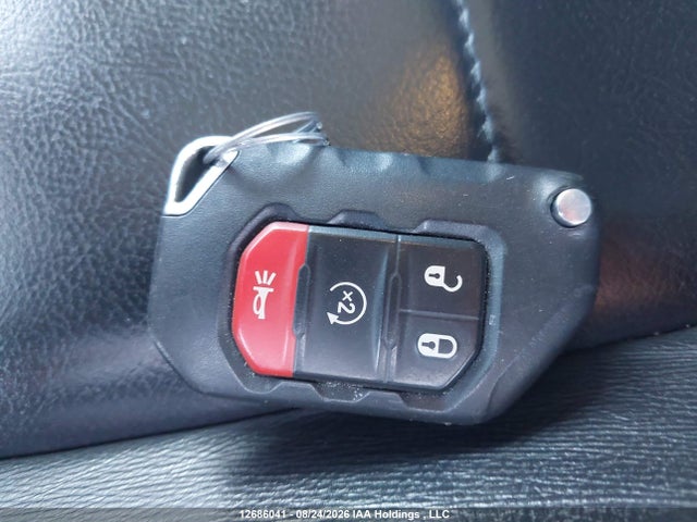 1C4HJXEN6KW644003 Jeep Wrangler Unlimited Sahara