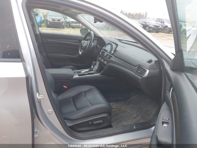 1HGCV1F91KA806826 Honda Accord Touring 1.5t