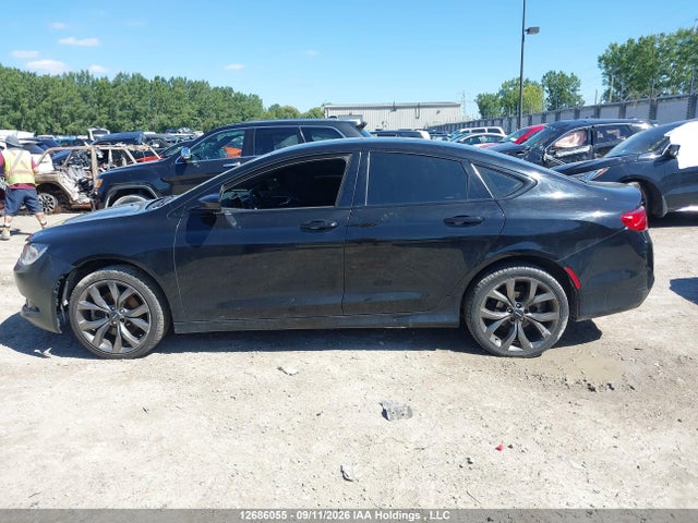 12686055 :رقم المزاد ، 1C3CCCBGXFN549205 vin ، 2015 Chrysler 200 مزاد بيع