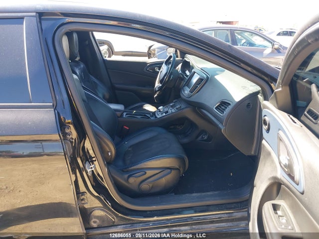 12686055 :رقم المزاد ، 1C3CCCBGXFN549205 vin ، 2015 Chrysler 200 مزاد بيع