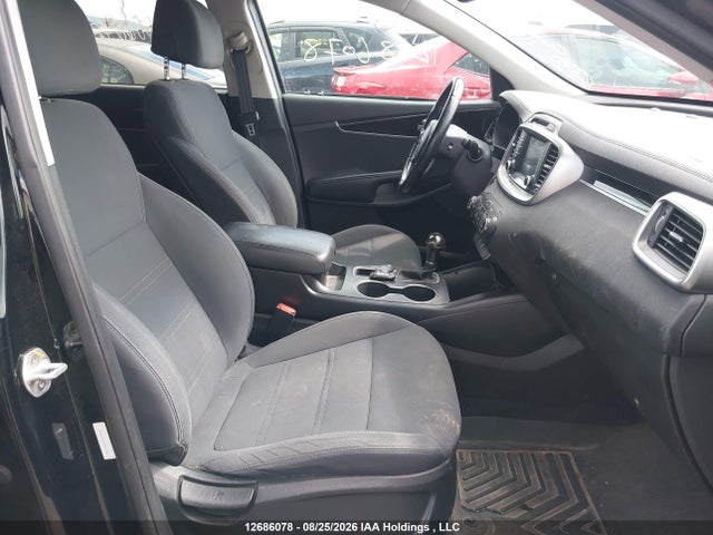 Продажа на аукционе авто 2017 Kia Sorento 3.3l Lx V6 7-seater, vin: 5XYPGDA58HG198277, номер лота: 12686078