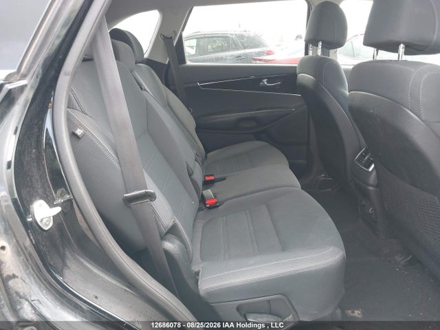 Продажа на аукционе авто 2017 Kia Sorento 3.3l Lx V6 7-seater, vin: 5XYPGDA58HG198277, номер лота: 12686078