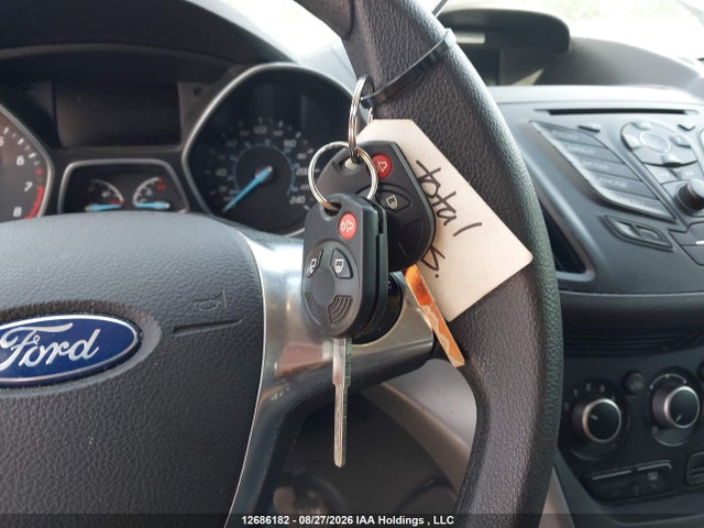 1FMCU9GX8GUA79036 Ford ESCAPE SE