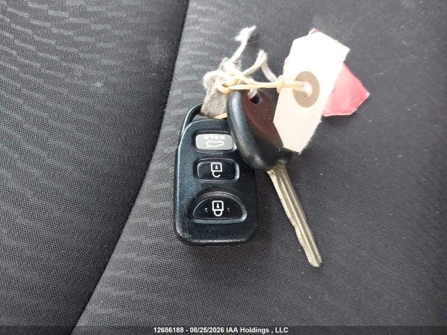 5NPDH4AE1GH696215 Hyundai ELANTRA GL
