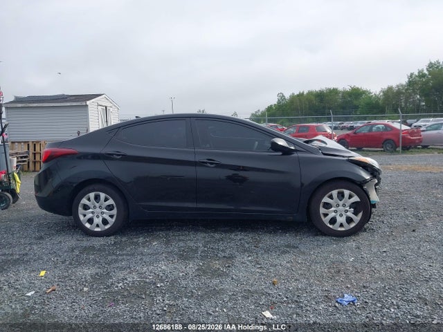 5NPDH4AE1GH696215 Hyundai ELANTRA GL