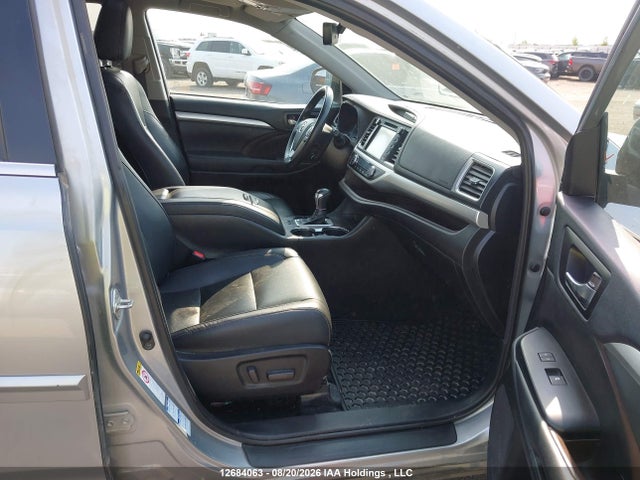 Продажа на аукционе авто 2019 Toyota Highlander Hybrid Xle, vin: 5TDJGRFH3KS055110, номер лота: 12684063