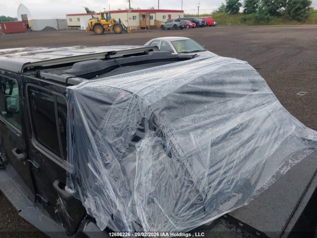 12686226 :رقم المزاد ، 1C4HJXEG1JW213861 vin ، 2018 Jeep Wrangler Unlimited Sahara مزاد بيع