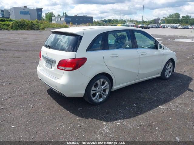 Mercedes-Benz B250 2015 WDDMH4EB6FJ336949 Image 4