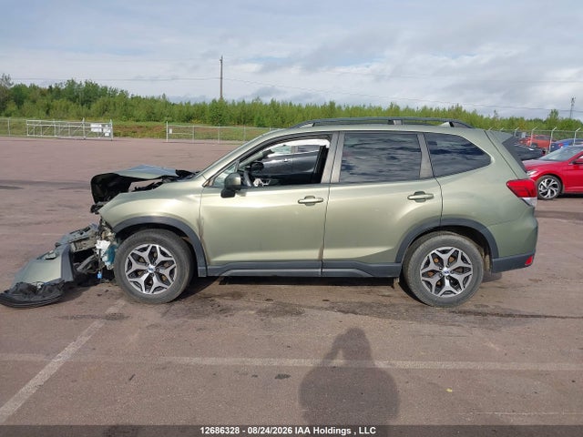 JF2SKEGC5KH431388 Subaru Forester Premium