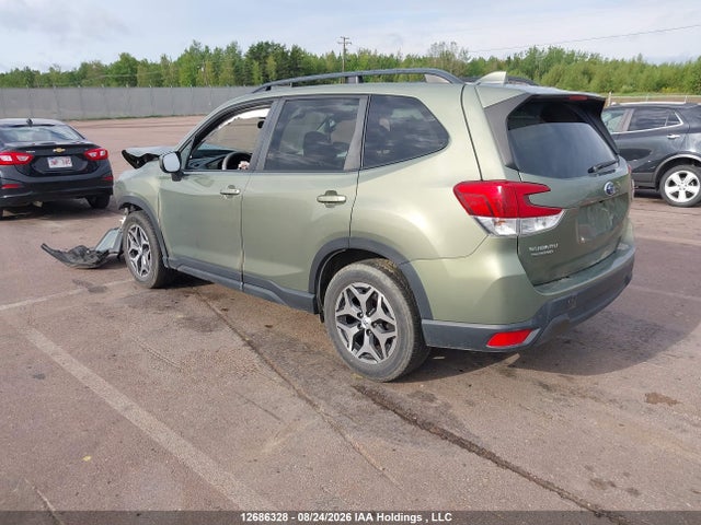 JF2SKEGC5KH431388 Subaru Forester Premium