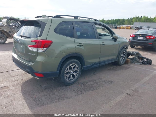 JF2SKEGC5KH431388 Subaru Forester Premium