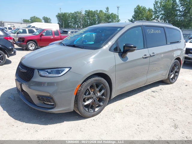 Chrysler Pacifica Limited 2025 2C4RC1GGXSR608849 Image 2