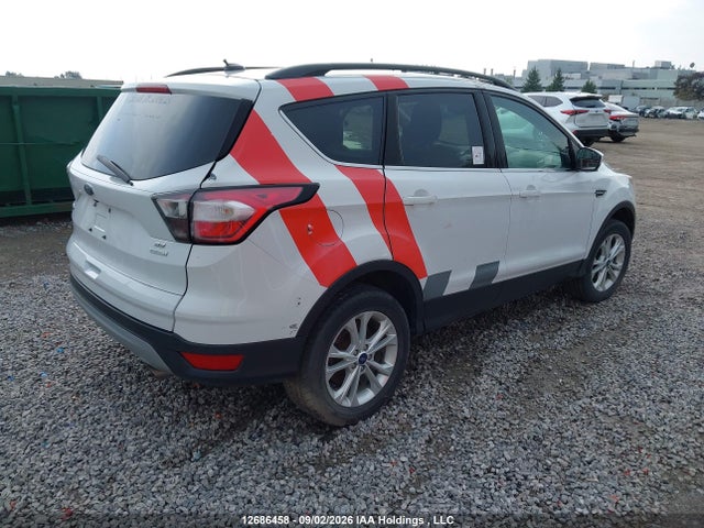 12686458 :رقم المزاد ، 1FMCU0GD3JUC80724 vin ، 2018 Ford Escape Se مزاد بيع