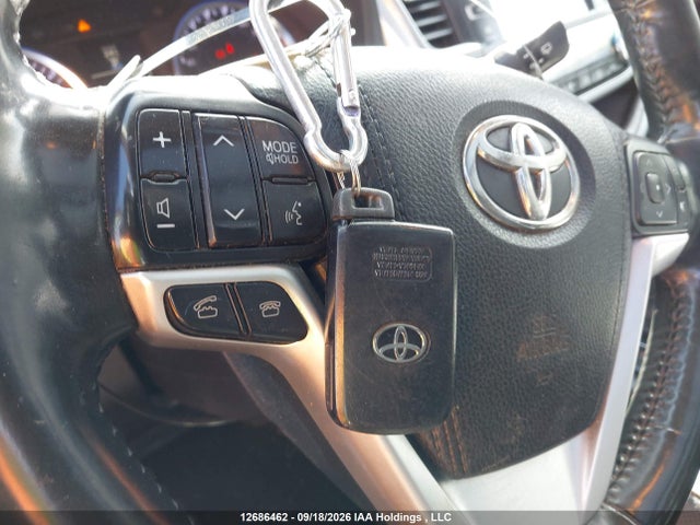 2015 Toyota Highlander Limited/ltd Platinum მანქანა იყიდება აუქციონზე, vin: 5TDDKRFH8FS184655, აუქციონის ნომერი: 12686462
