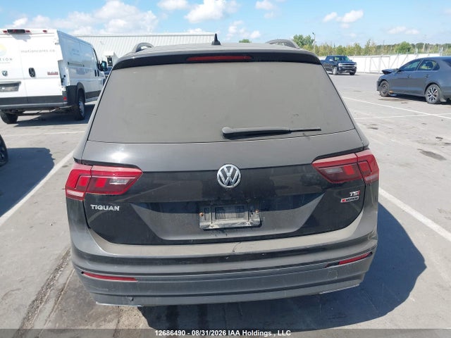 12686490 :رقم المزاد ، 3VV2B7AXXJM057376 vin ، 2018 Volkswagen Tiguan Comfortline مزاد بيع