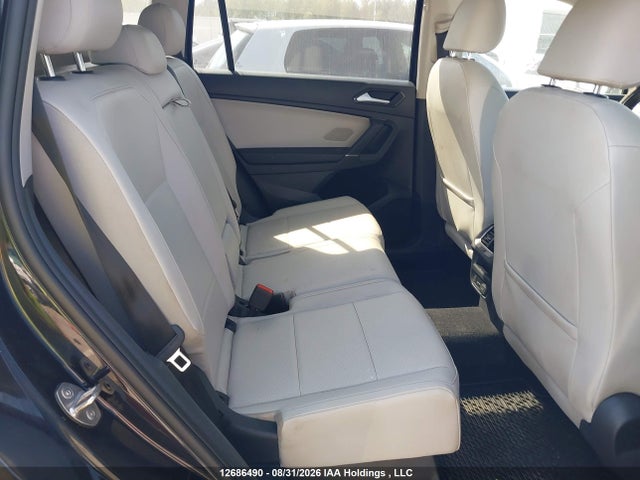 12686490 :رقم المزاد ، 3VV2B7AXXJM057376 vin ، 2018 Volkswagen Tiguan Comfortline مزاد بيع