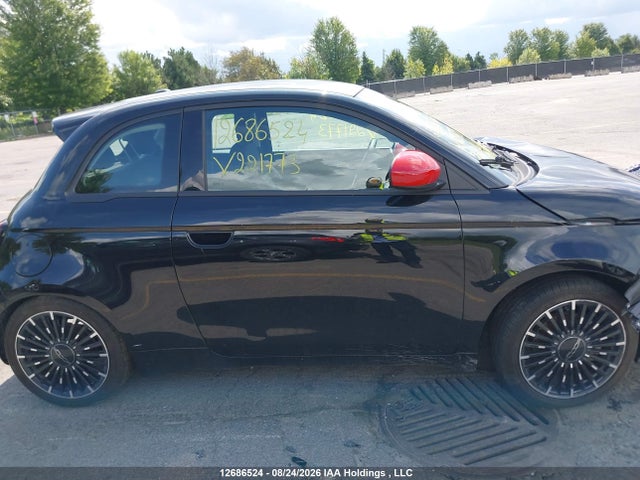 Продажа на аукционе авто 2024 Fiat 500e Red, vin: ZFAFFAA42RX221773, номер лота: 12686524