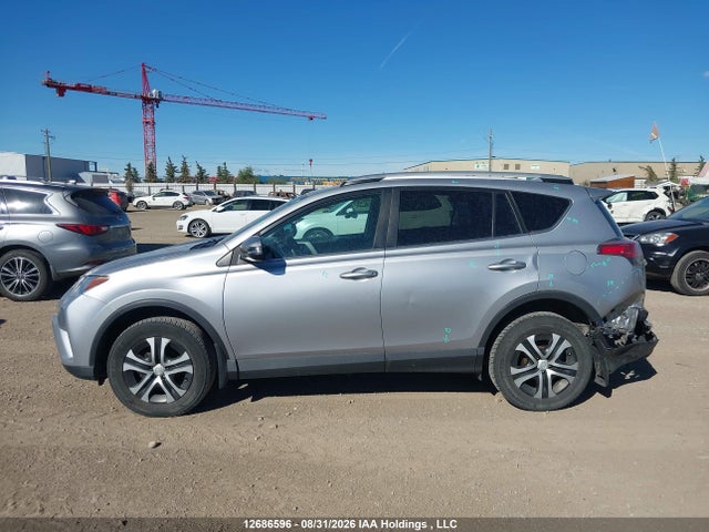 12686596 :رقم المزاد ، 2T3BFREV5GW520958 vin ، 2016 Toyota Rav4 Le مزاد بيع