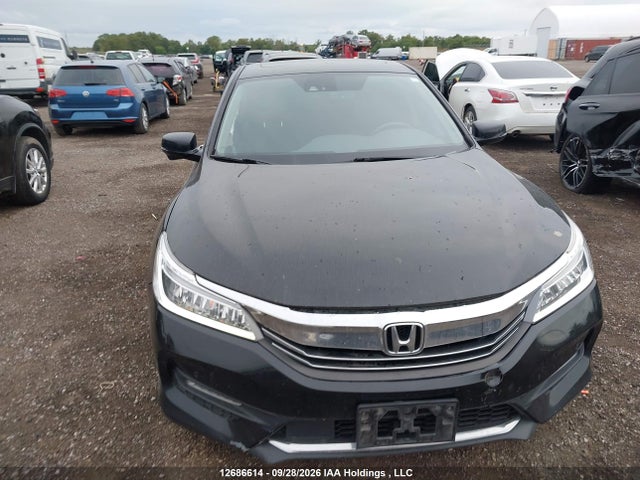 12686614 :رقم المزاد ، 1HGCR2F04HA810969 vin ، 2017 Honda Accord Touring مزاد بيع