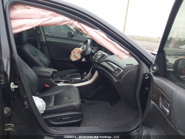 12686614 :رقم المزاد ، 1HGCR2F04HA810969 vin ، 2017 Honda Accord Touring مزاد بيع