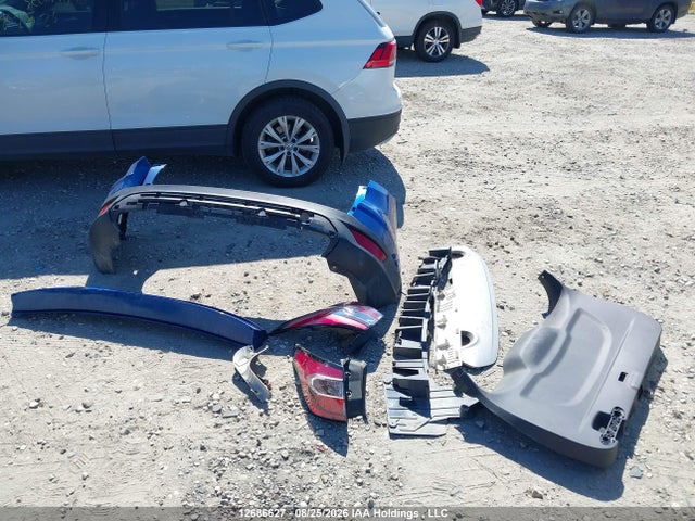 Продажа на аукционе авто 2017 Ford Escape Se, vin: 1FMCU9GD9HUD79935, номер лота: 12686627