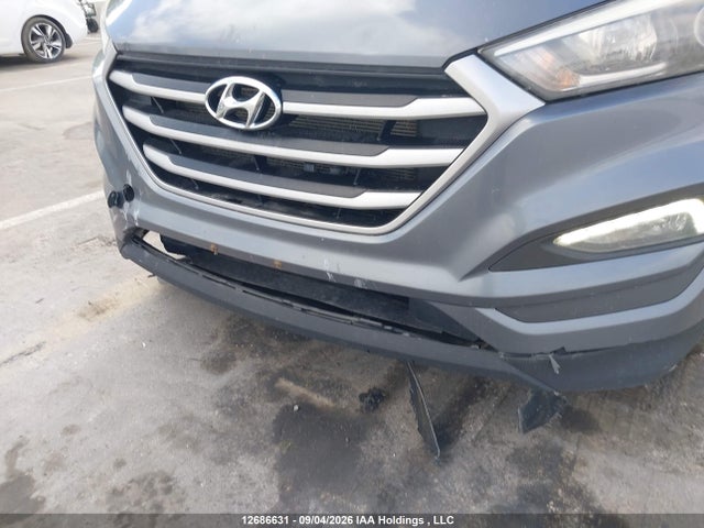 12686631 :رقم المزاد ، KM8J33A42JU599858 vin ، 2018 Hyundai Tucson Premium 2.0l مزاد بيع