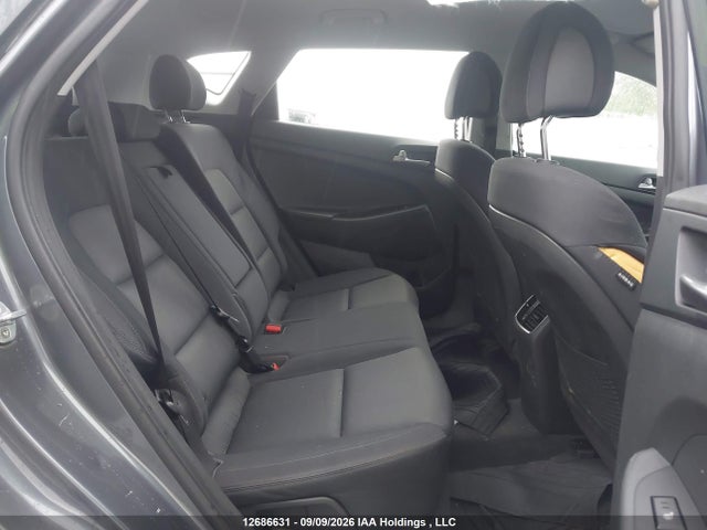 12686631 :رقم المزاد ، KM8J33A42JU599858 vin ، 2018 Hyundai Tucson Premium 2.0l مزاد بيع