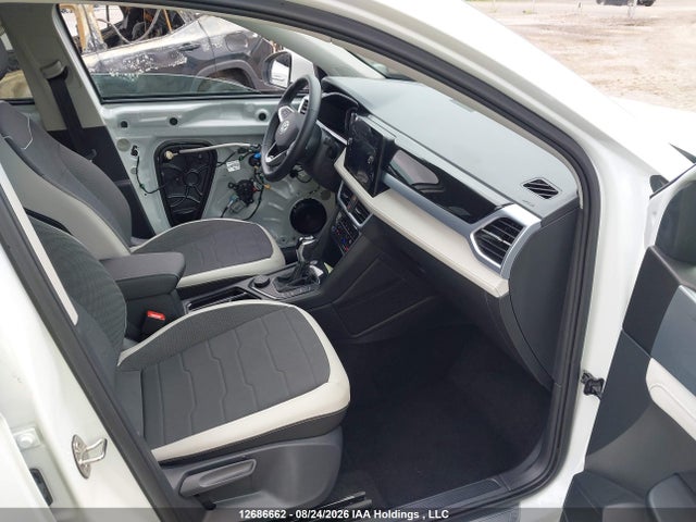 3VVUC7B24TM039371 Volkswagen TAOS SE