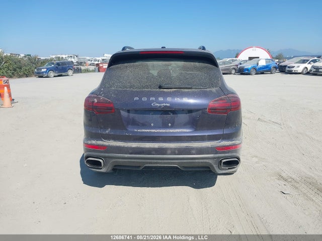 Porsche Cayenne Platinum Edition 2018 WP1AA2A21JKA06083 Image 17