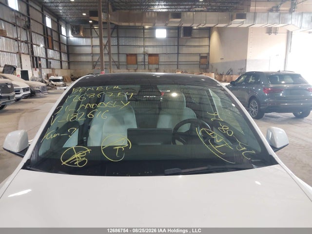 Tesla Model Y 2021 5YJYGDEE1MF182616 Image 18