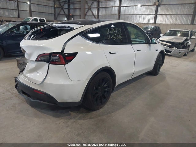Tesla Model Y 2021 5YJYGDEE1MF182616 Image 4