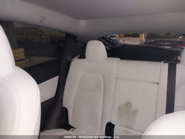 Tesla Model Y 2021 5YJYGDEE1MF182616 Image 8