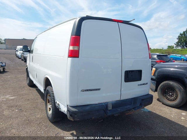 12686758 :رقم المزاد ، 1GCGG25V451236159 vin ، 2005 Chevrolet Express G2500 مزاد بيع