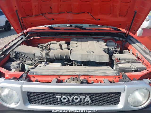 Toyota FJ Cruiser 2014 JTEBU4BF7EK182003 Image 10