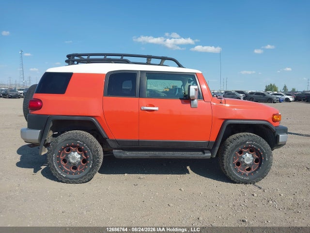 Toyota FJ Cruiser 2014 JTEBU4BF7EK182003 Image 14