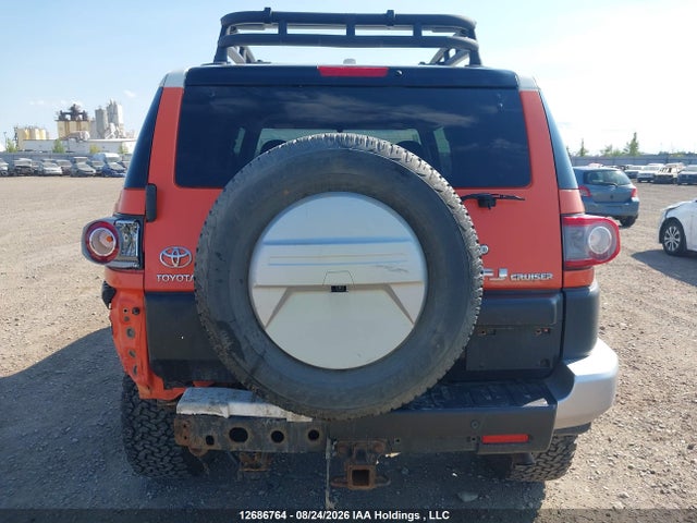 Toyota FJ Cruiser 2014 JTEBU4BF7EK182003 Image 17