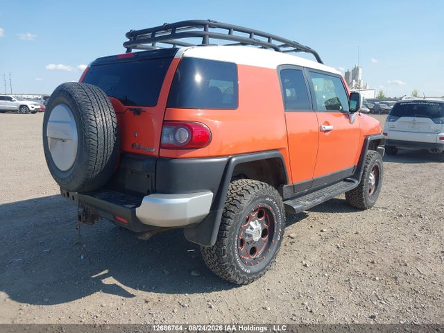 Toyota FJ Cruiser 2014 JTEBU4BF7EK182003 Image 4